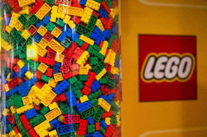 Lego's Bold Move- Shifting to Renewable Plastic by 2026