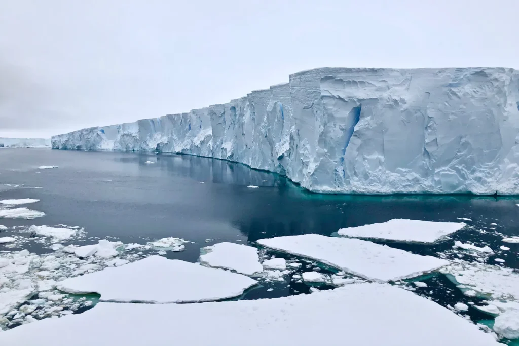 The Thwaites Glacier Threat: How Antarctica’s “Doomsday Glacier” Could Redraw the World’s Coastlines