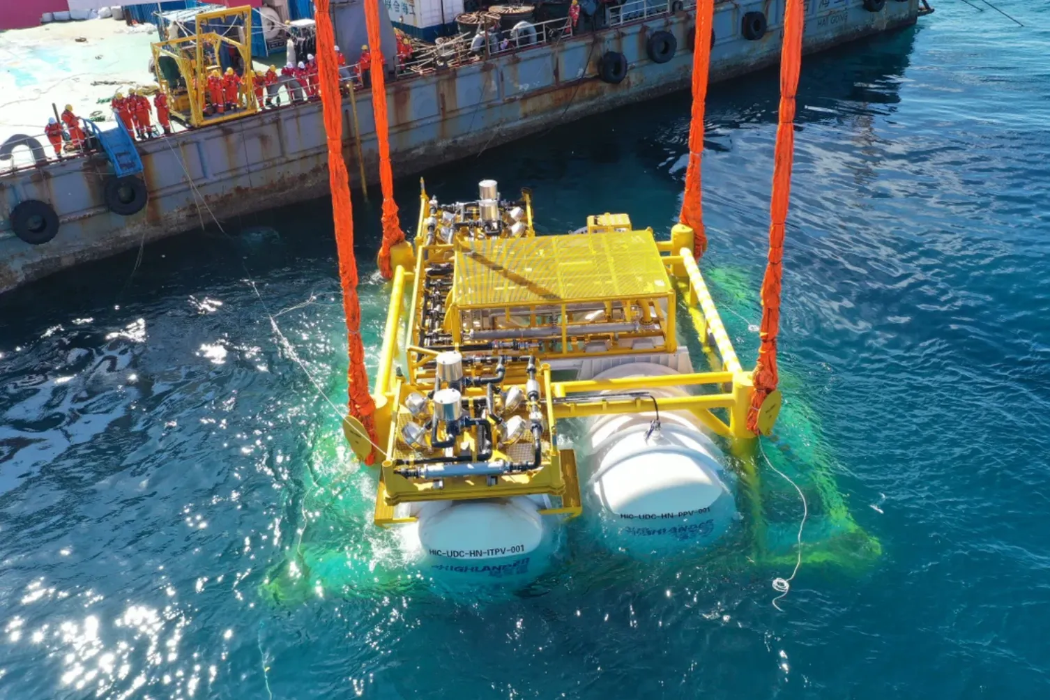 China Launches World's First Wind-Powered Underwater Data Center