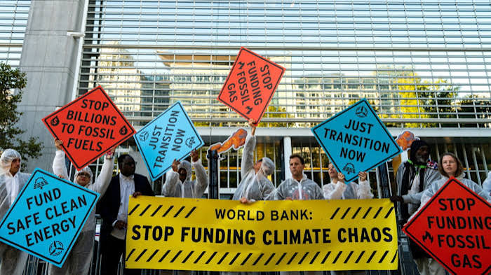 Greenest banks of 2026 ranked by fossil fuel and clean energy financing