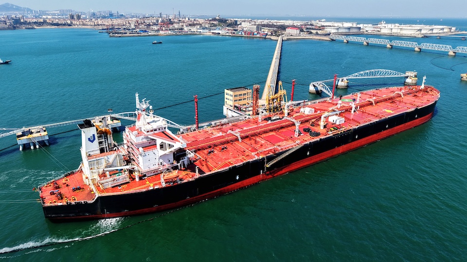 Oil tanker linked to China-Iran trade as US sanctions pressure widens toward Beijing