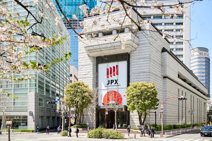Tokyo Stock Exchange trading floor, where blockchain settlement is under study