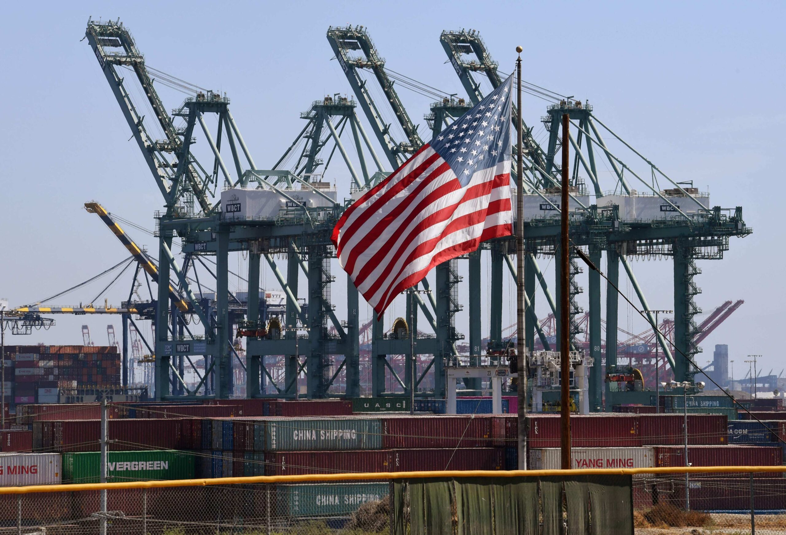 U.S. Accuses More Than 40 Countries of Helping China Evade Trump Tariffs