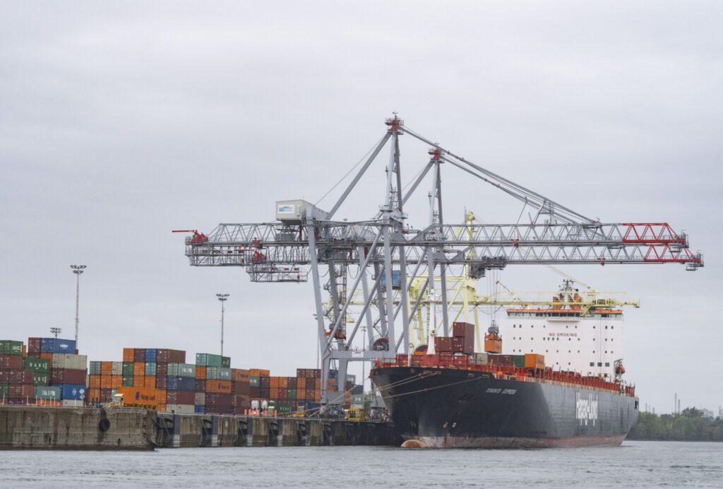 Container port handling Canadian exports as trade diversification accelerates
