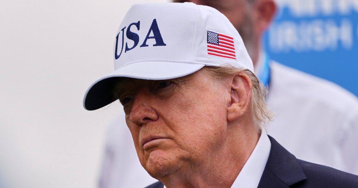 Trump Rejects Calls to Slow AI as Industry Leaders Warn Safety Is Falling Behind